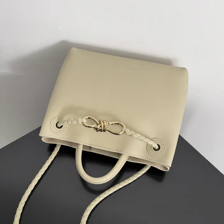 スーパーコピー ボッテガ ヴェネタ キーホルダー