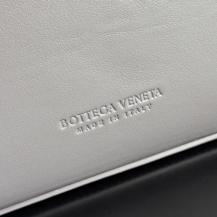 スーパーコピー ボッテガ ヴェネタ キーホルダー