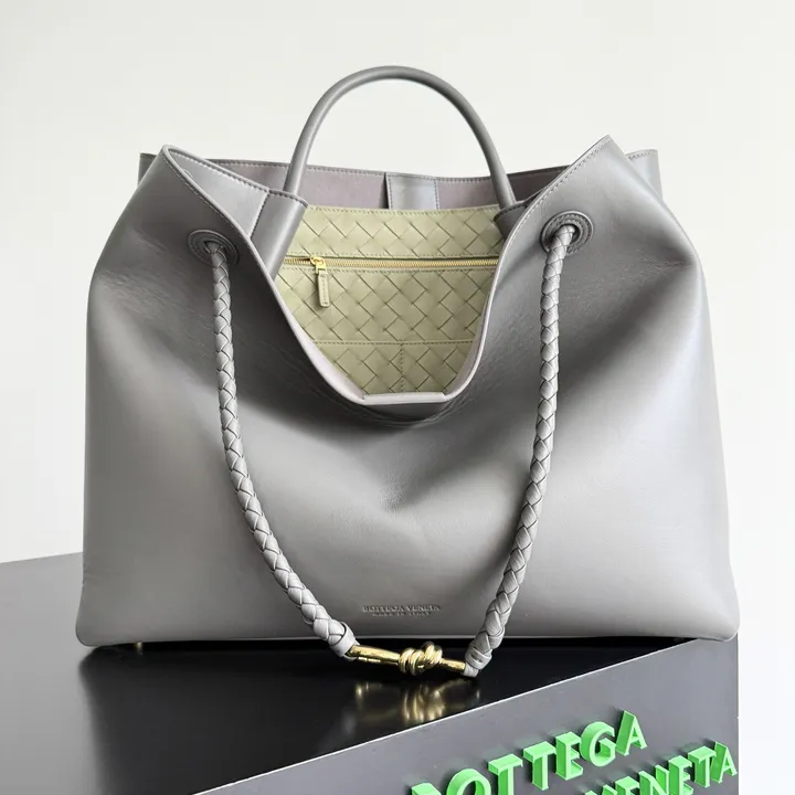 スーパーコピー ボッテガ ヴェネタ キーホルダー