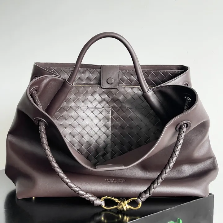 スーパーコピー ボッテガ ヴェネタ キーホルダー