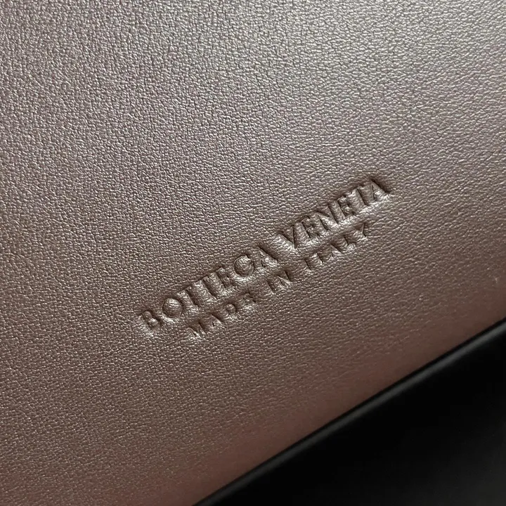 スーパーコピー ボッテガ ヴェネタ キーホルダー