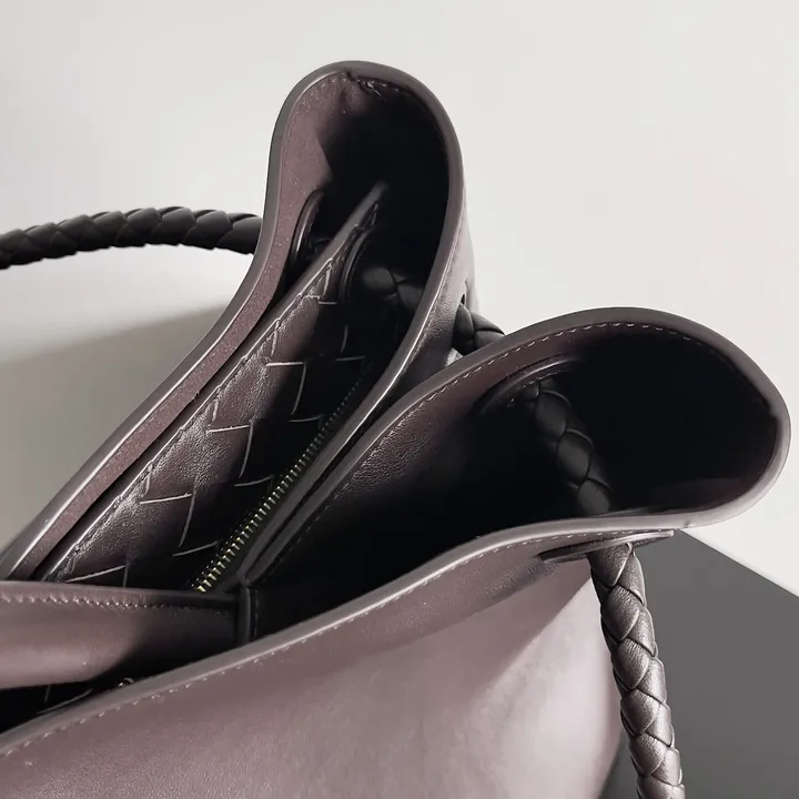 スーパーコピー ボッテガ ヴェネタ キーホルダー