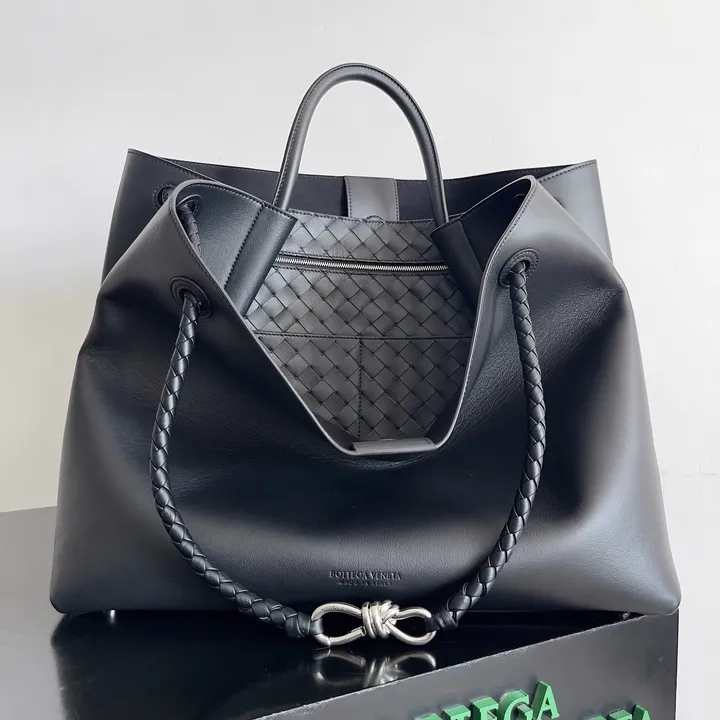 スーパーコピー ボッテガ ヴェネタ キーホルダー