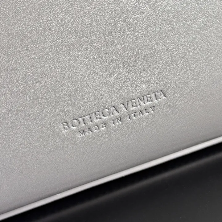 スーパーコピー ボッテガ ヴェネタ キーホルダー