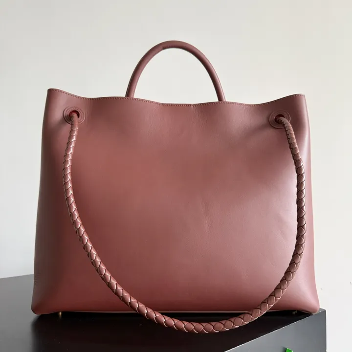 スーパーコピー ボッテガ ヴェネタ キーホルダー