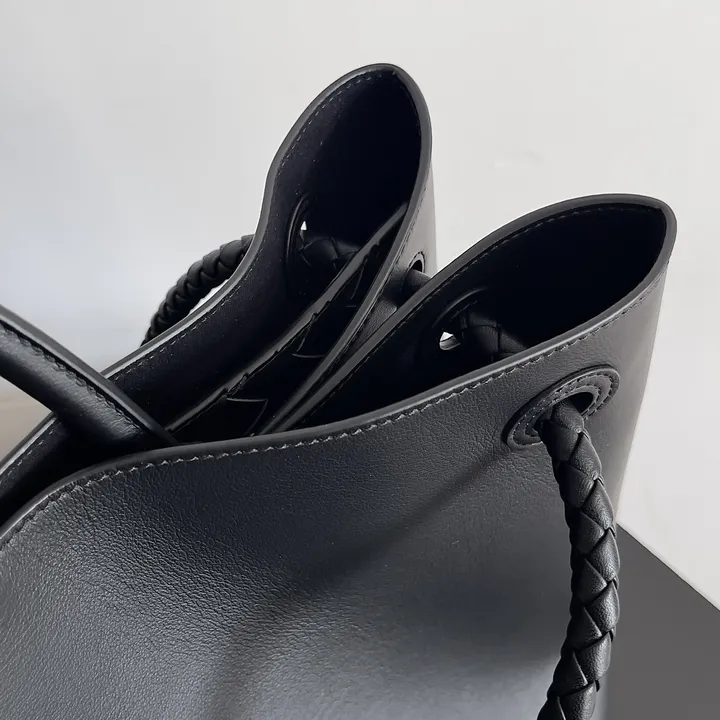 スーパーコピー ボッテガ ヴェネタ キーホルダー