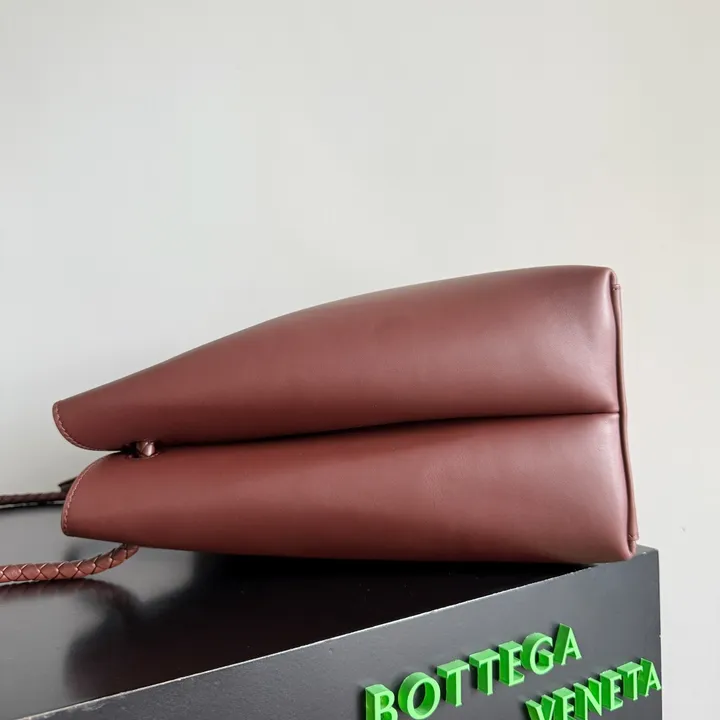 スーパーコピー ボッテガ ヴェネタ キーホルダー