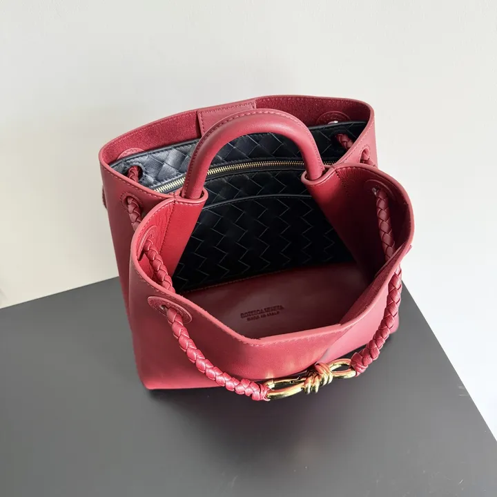 スーパーコピー ボッテガ ヴェネタ キーホルダー