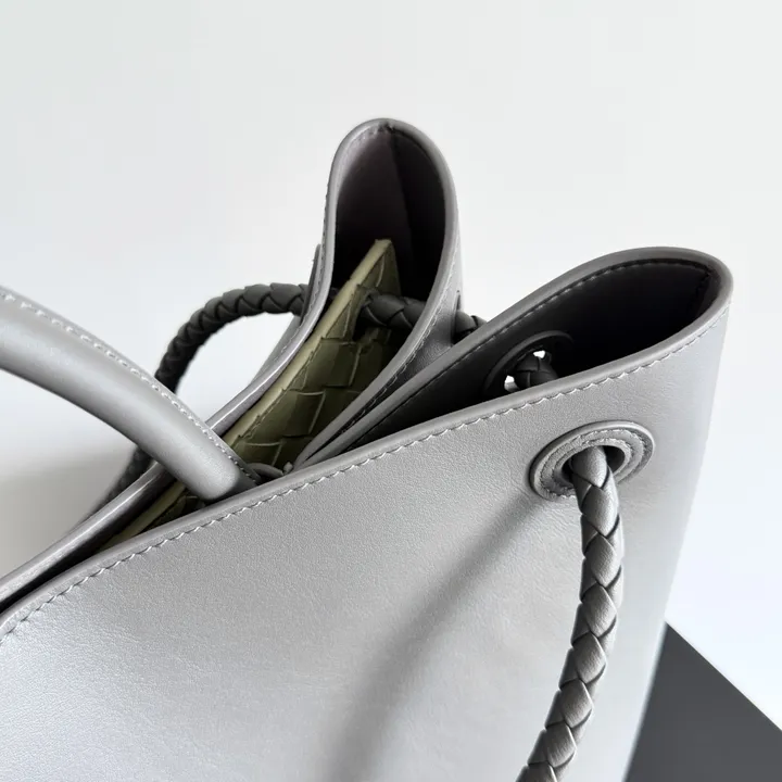 スーパーコピー ボッテガ ヴェネタ キーホルダー