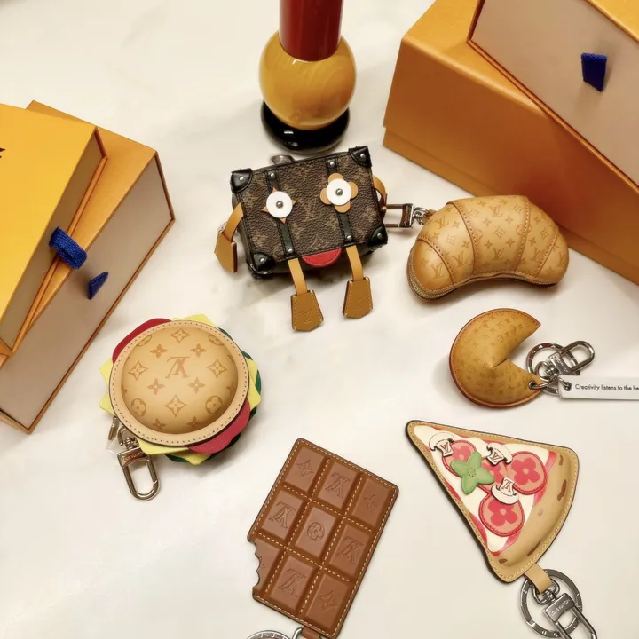 スーパーコピー ルイヴィトン キーホルダー