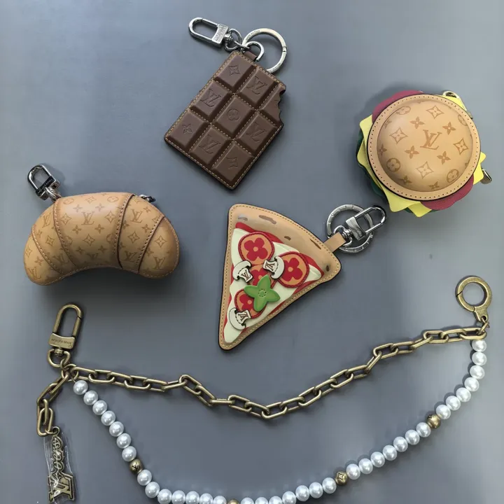 スーパーコピー ルイヴィトン キーホルダー