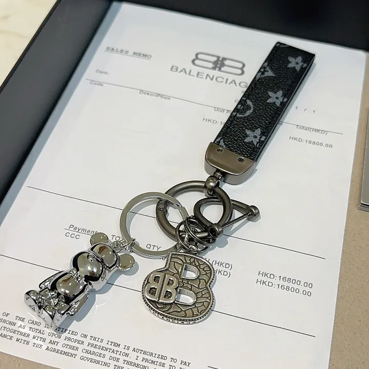 スーパーコピー バレンシアガ キーホルダー