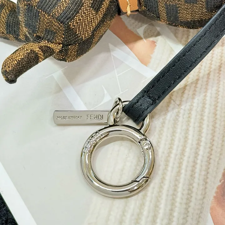 スーパーコピー フェンディ キーホルダー