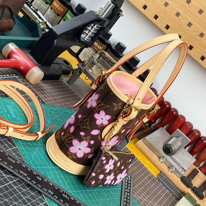 スーパーコピー ルイヴィトン キーホルダー