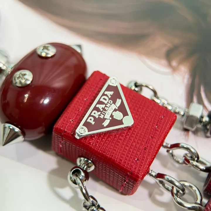 スーパーコピー プラダ キーホルダー