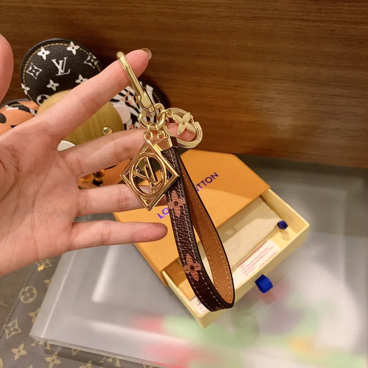 スーパーコピー ルイヴィトン キーホルダー