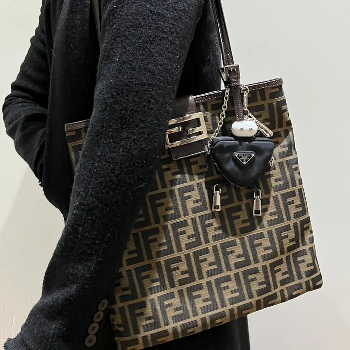 スーパーコピー プラダ キーホルダー