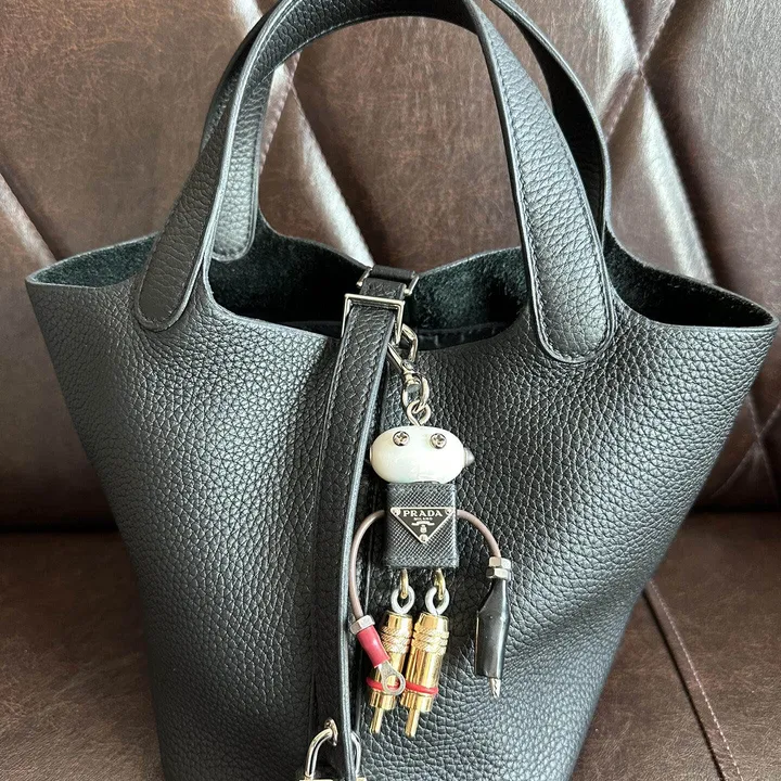 スーパーコピー プラダ キーホルダー