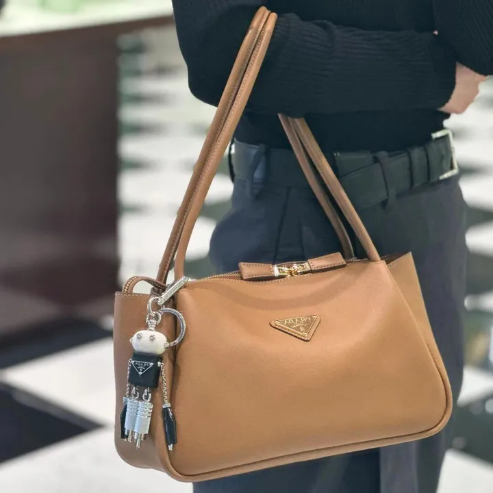 スーパーコピー プラダ キーホルダー