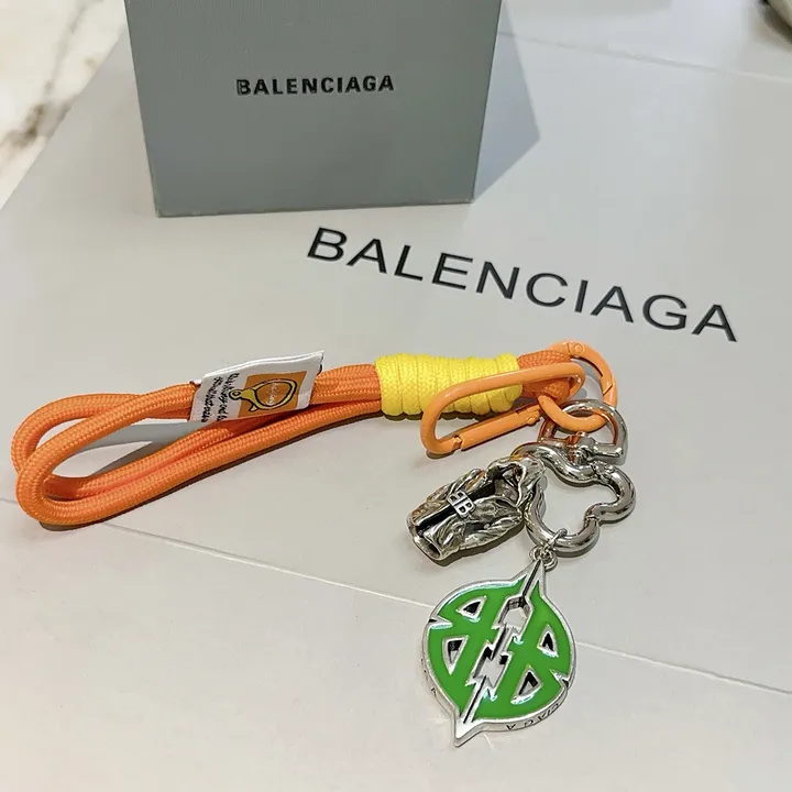 スーパーコピー バレンシアガ キーホルダー