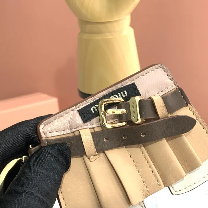 スーパーコピー ミュウミュウ キーホルダー