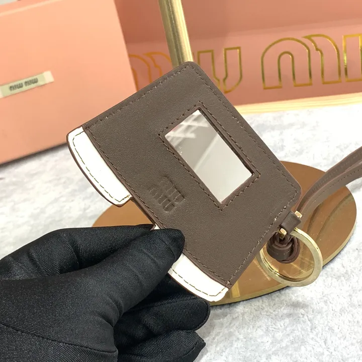 スーパーコピー ミュウミュウ キーホルダー