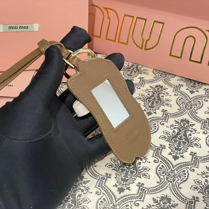 スーパーコピー ミュウミュウ キーホルダー