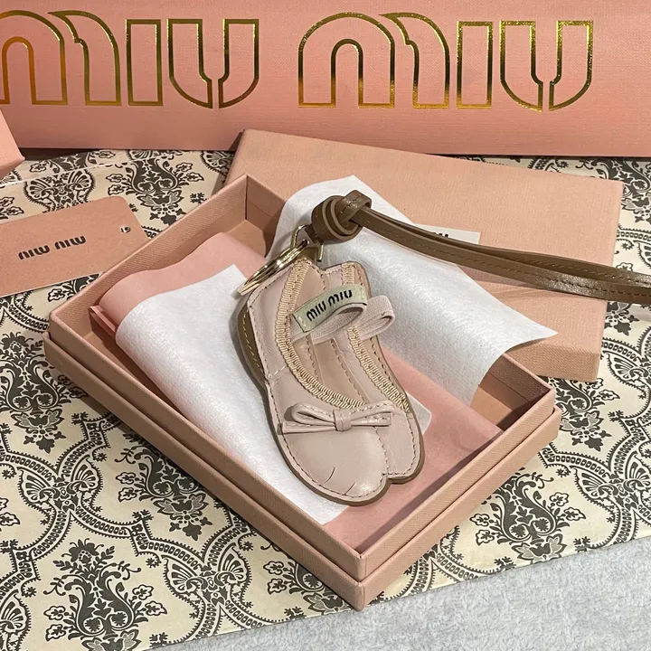 スーパーコピー ミュウミュウ キーホルダー