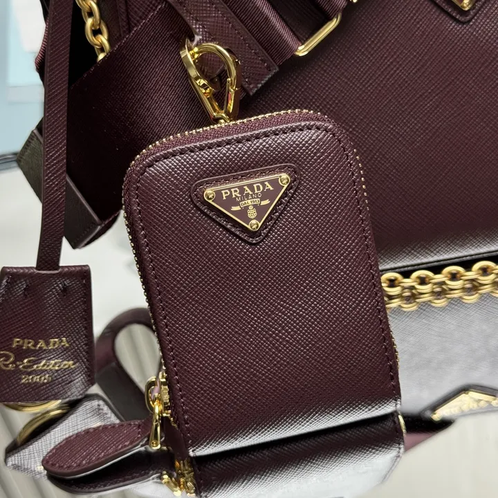 スーパーコピー プラダ キーホルダー