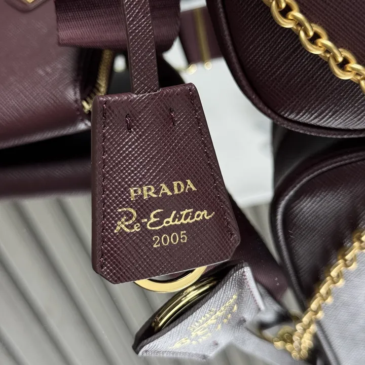 スーパーコピー プラダ キーホルダー