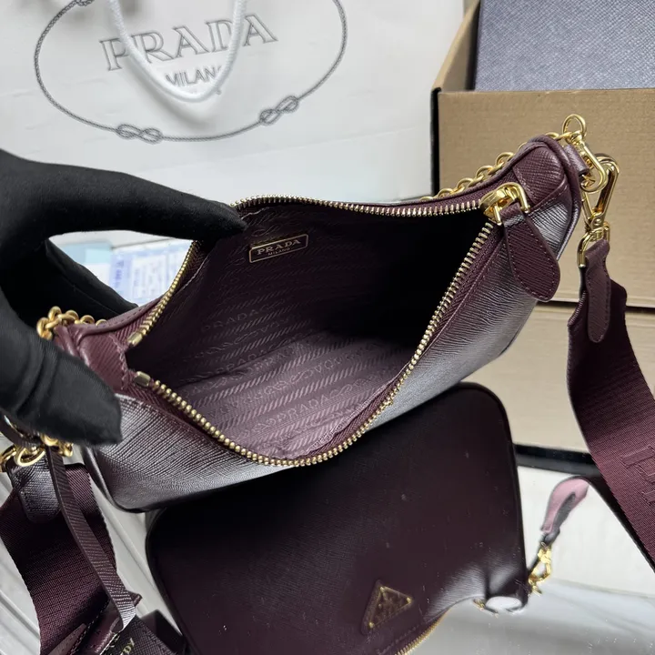 スーパーコピー プラダ キーホルダー