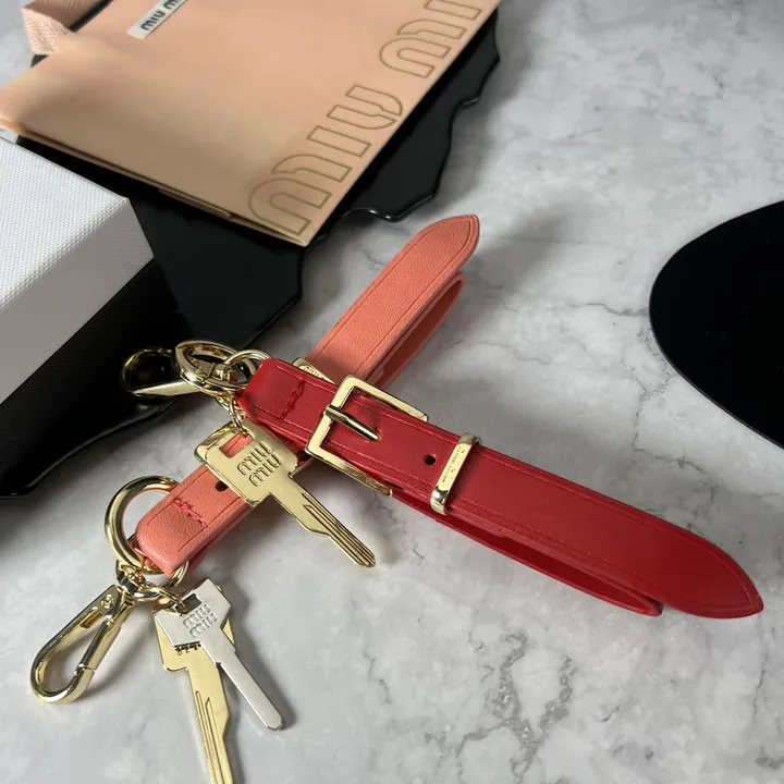 スーパーコピー ミュウミュウ キーホルダー