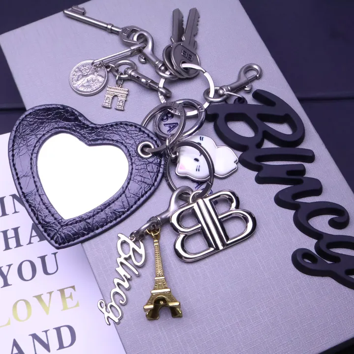 スーパーコピー バレンシアガ キーホルダー