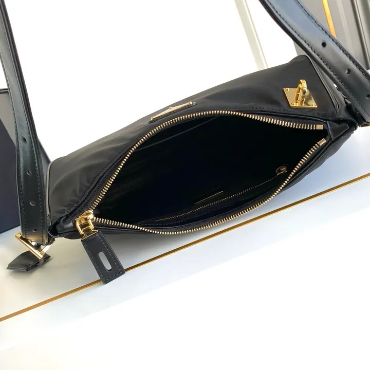 スーパーコピー バレンシアガ キーホルダー