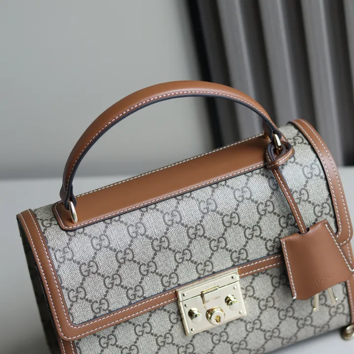 スーパーコピー ルイヴィトン キーホルダー