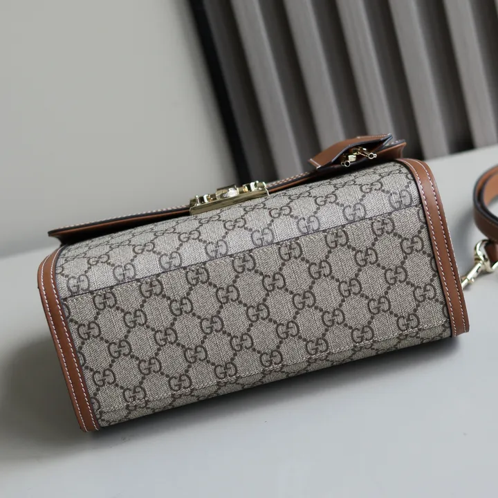 スーパーコピー ルイヴィトン キーホルダー