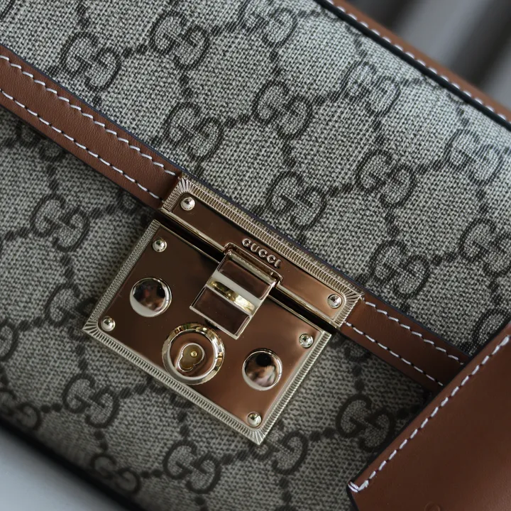 スーパーコピー ルイヴィトン キーホルダー