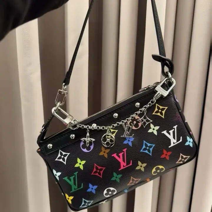 スーパーコピー ルイヴィトン キーホルダー