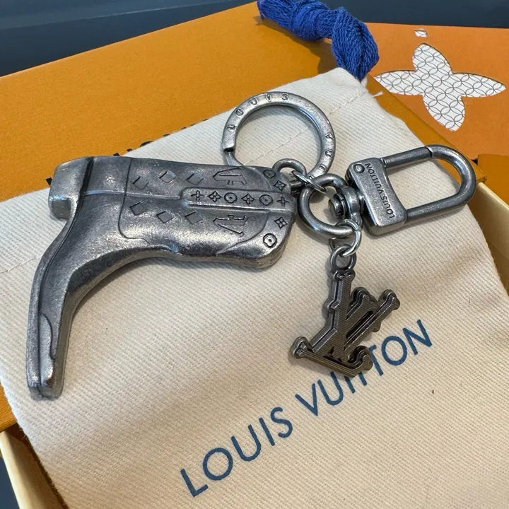 スーパーコピー ルイヴィトン キーホルダー