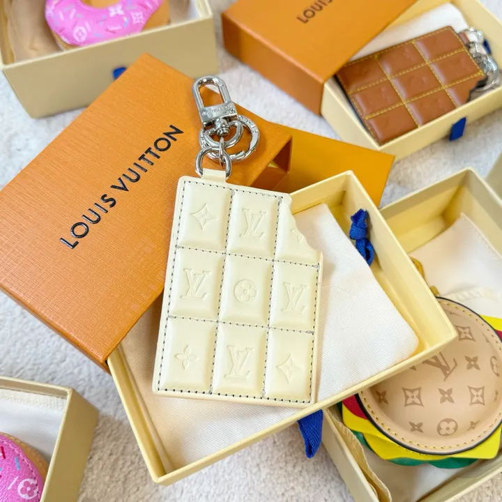 スーパーコピー ルイヴィトン キーホルダー