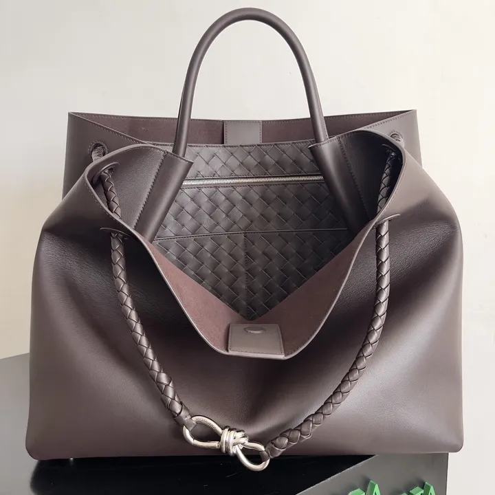 スーパーコピー ボッテガ ヴェネタ キーホルダー