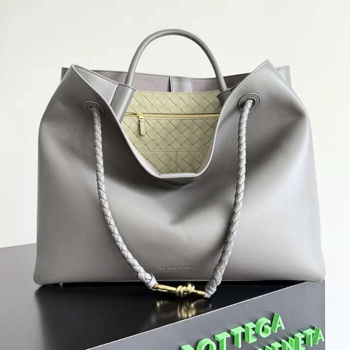 スーパーコピー ボッテガ ヴェネタ キーホルダー