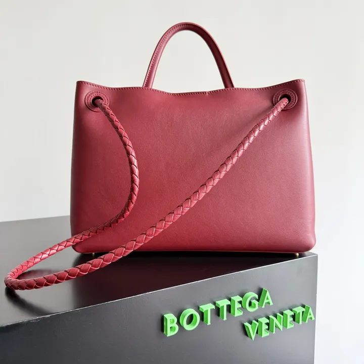 スーパーコピー ボッテガ ヴェネタ キーホルダー