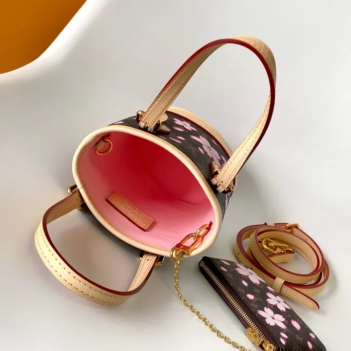 スーパーコピー ルイヴィトン キーホルダー