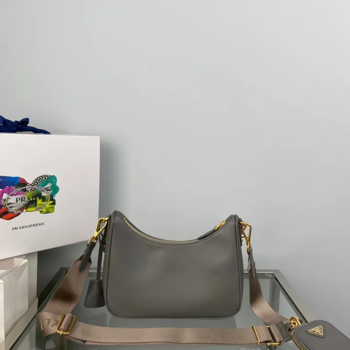 スーパーコピー バレンシアガ キーホルダー