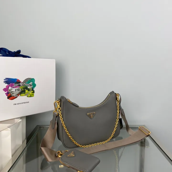 スーパーコピー バレンシアガ キーホルダー