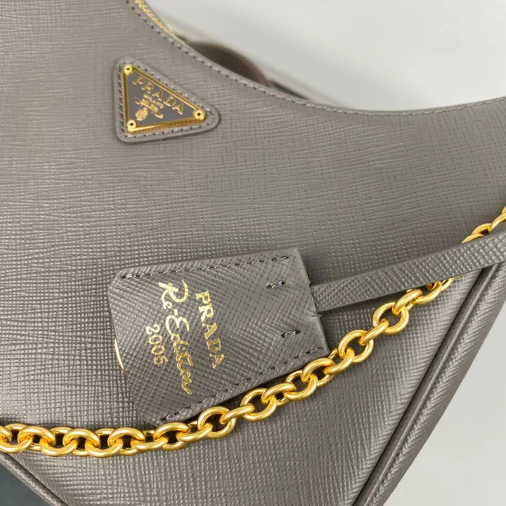 スーパーコピー バレンシアガ キーホルダー