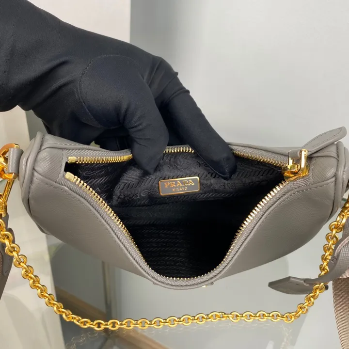 スーパーコピー バレンシアガ キーホルダー