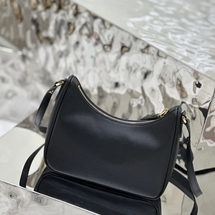 スーパーコピー プラダ キーホルダー