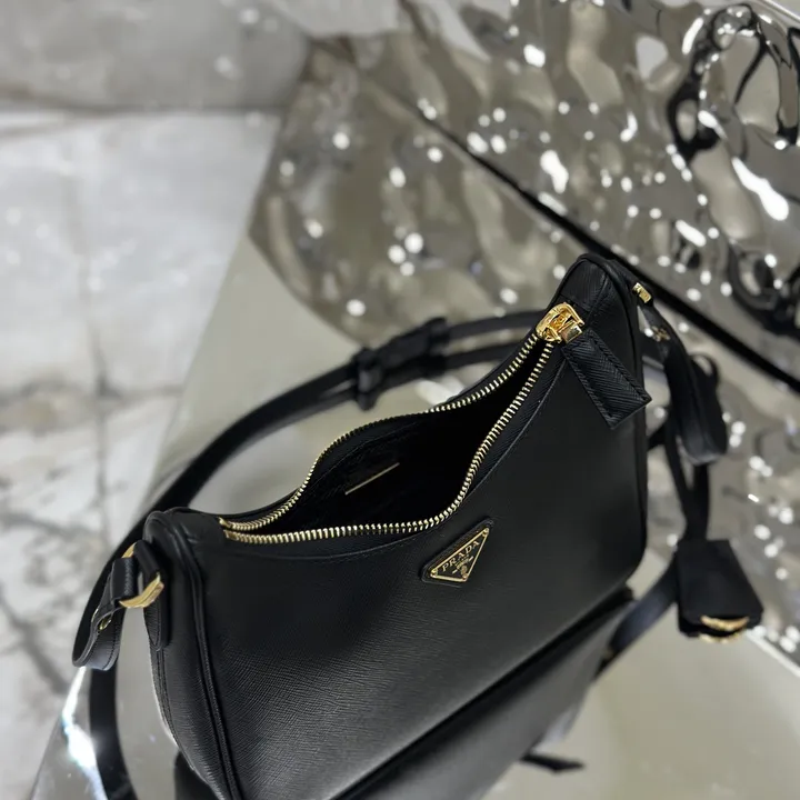 スーパーコピー プラダ キーホルダー